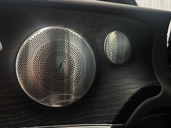 Mercedes-Benz E200 16 of 19