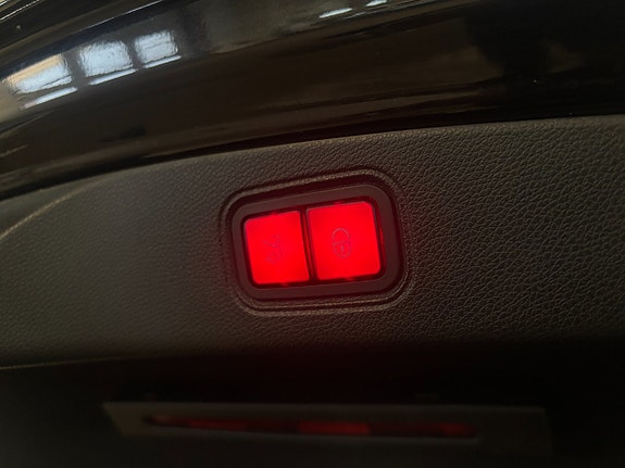 Mercedes-Benz E200 18 of 19