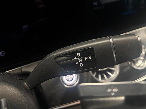Mercedes-Benz E200 11 of 19