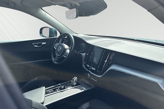 Volvo XC60 11 of 13