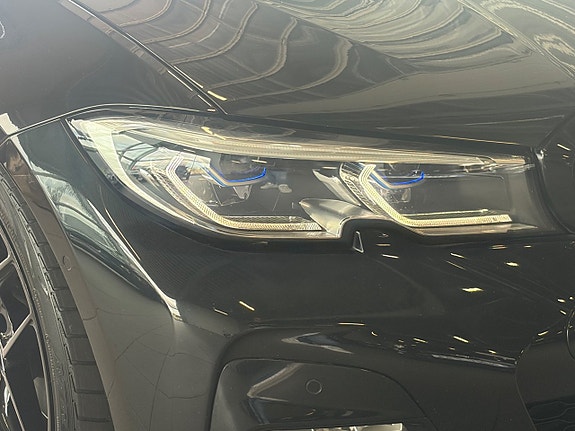 BMW 330e 10 of 29