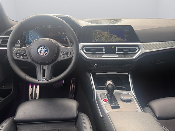 BMW 330e 12 of 29