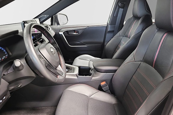 Toyota RAV4 7 of 19