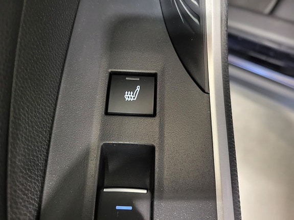 Toyota RAV4 12 of 19