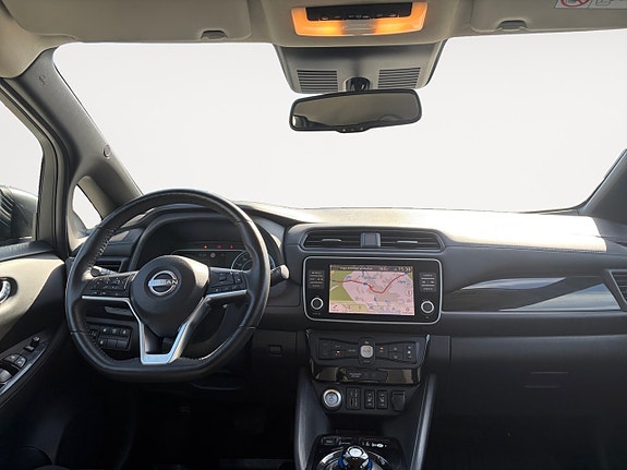 Nissan Leaf 11 of 16