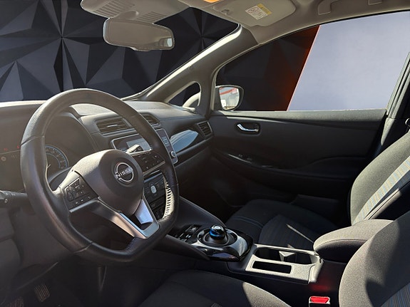 Nissan Leaf 8 of 16