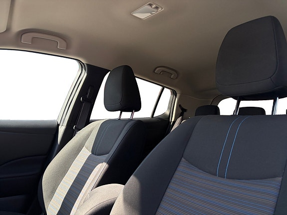 Nissan Leaf 7 of 16