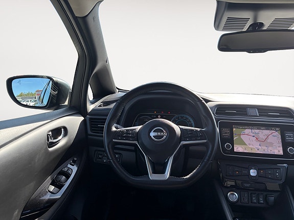 Nissan Leaf 12 of 16