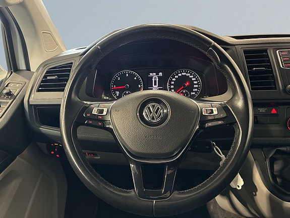 Volkswagen Transporter 15 of 20