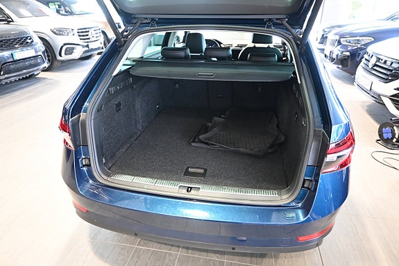 Skoda Superb 14 of 30