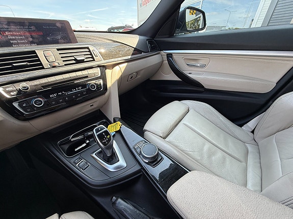 BMW 330i 15 of 15