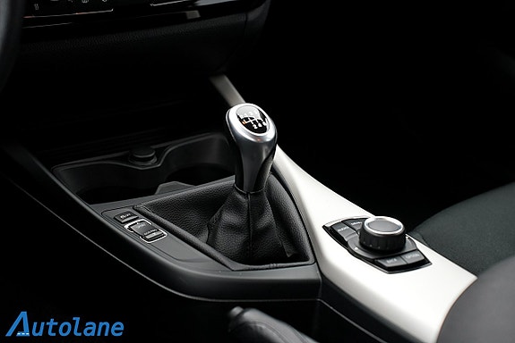 BMW 118i 24 of 28
