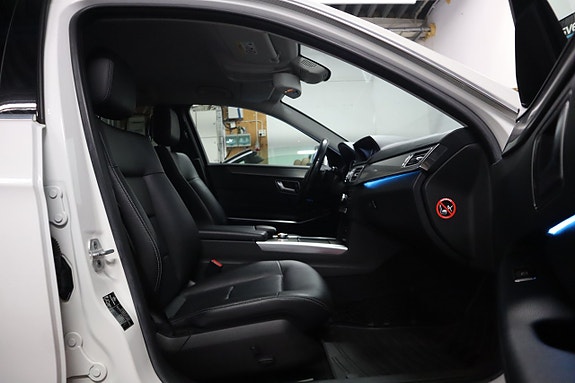 Mercedes-Benz E220 12 of 23