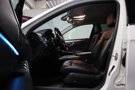 Mercedes-Benz E220 9 of 23