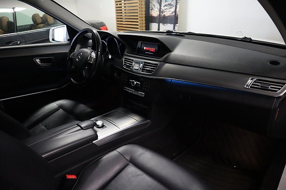 Mercedes-Benz E220 11 of 23