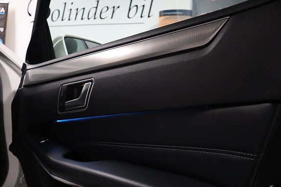 Mercedes-Benz E220 13 of 23