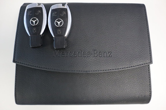 Mercedes-Benz E220 23 of 23