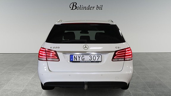 Mercedes-Benz E220 5 of 23