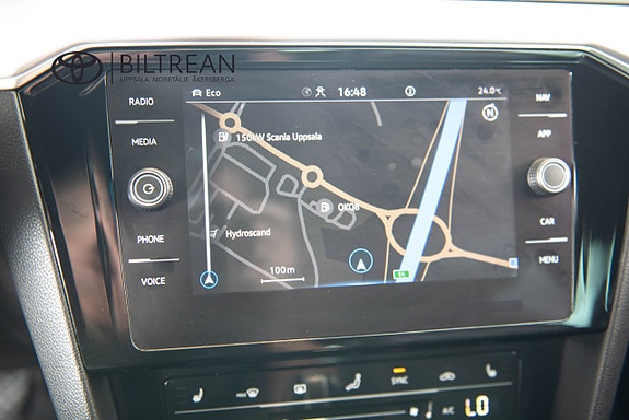 Volkswagen Passat 17 of 19
