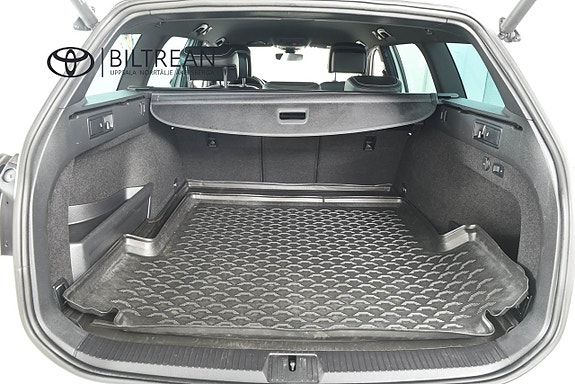 Volkswagen Passat 9 of 19