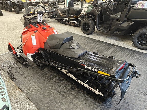 Ski-Doo Summit 600E-TEC 146" Mycket fin extrautrustad 4 of 8