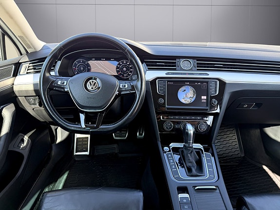 Volkswagen Passat Alltrack 15 of 21