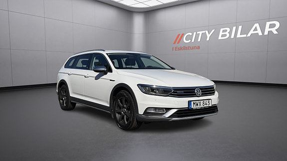 Volkswagen Passat Alltrack 3 of 21