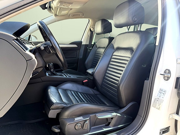 Volkswagen Passat Alltrack 13 of 21