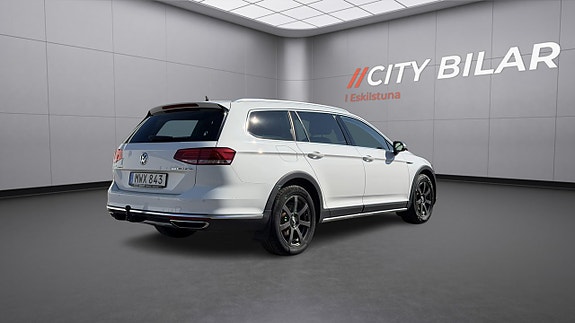 Volkswagen Passat Alltrack 5 of 21