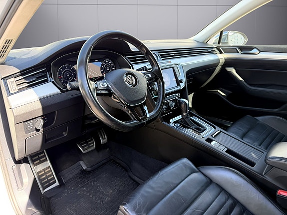 Volkswagen Passat Alltrack 12 of 21