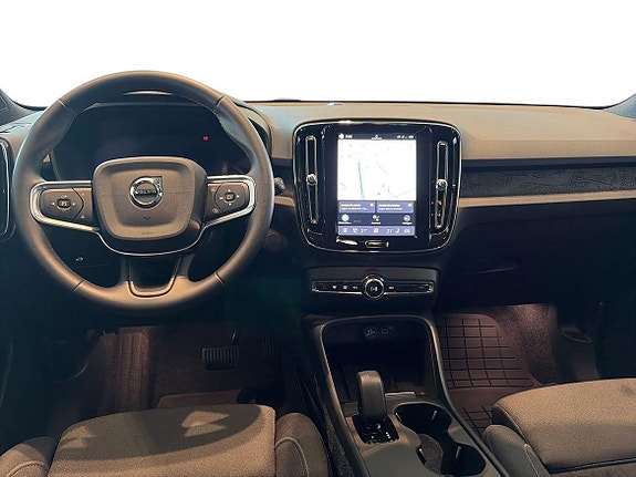Volvo EX40 8 of 21