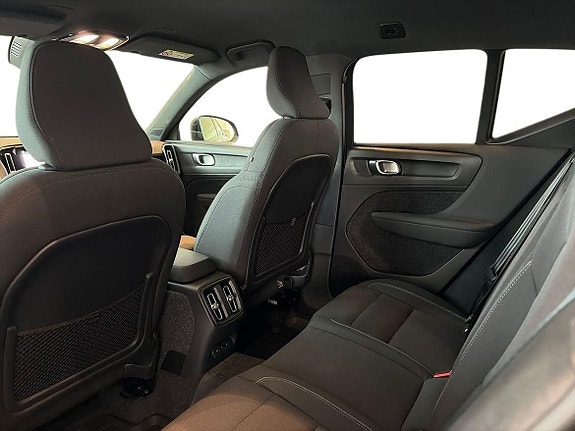 Volvo EX40 9 of 21