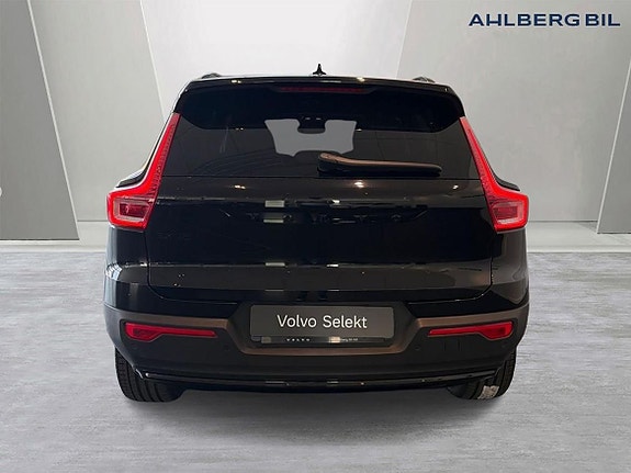 Volvo EX40 4 of 21