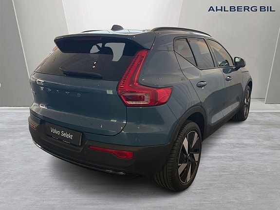 Volvo EX40 7 of 25