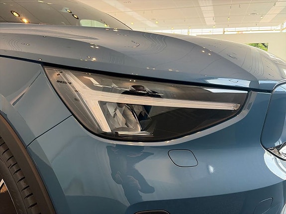 Volvo EX40 10 of 25