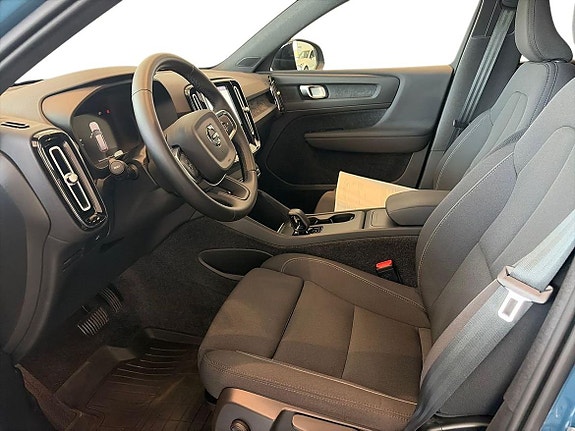 Volvo EX40 12 of 25