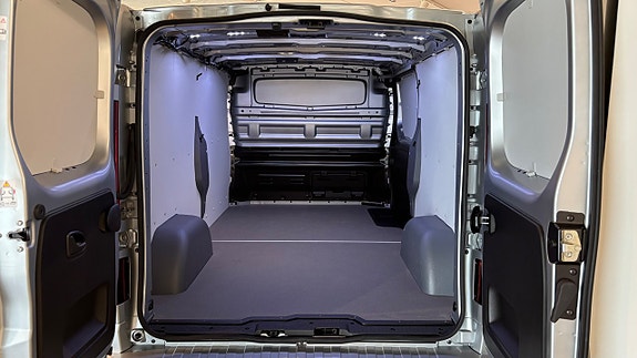 Nissan Primastar 8 of 16