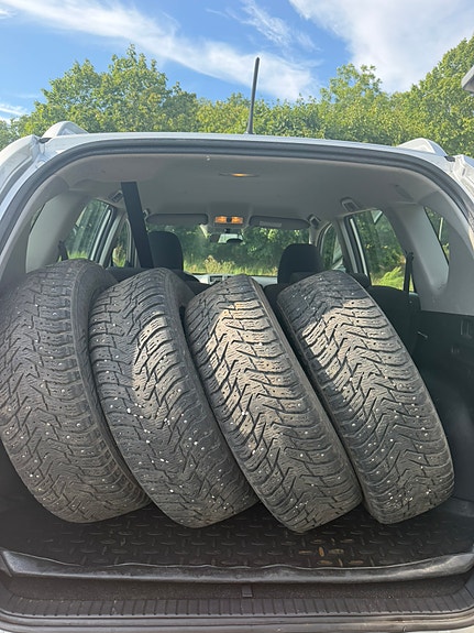 Toyota RAV4 8 of 8