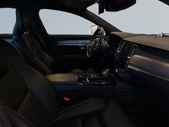 Volvo S90 10 of 27