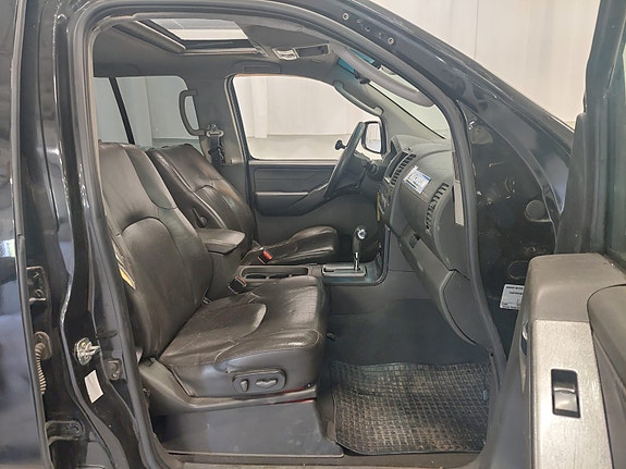 Nissan Navara 10 of 13