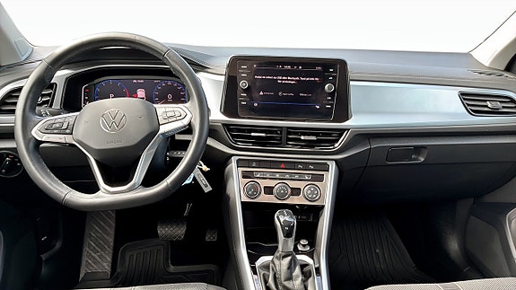 Volkswagen T-Roc 10 of 12