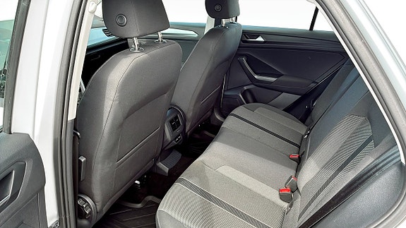 Volkswagen T-Roc 11 of 12