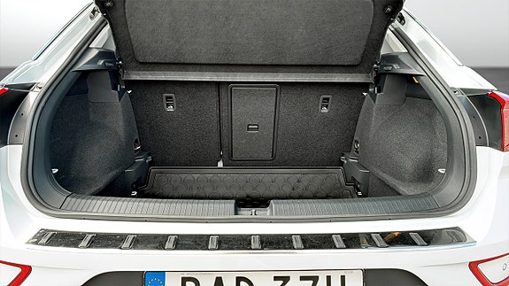 Volkswagen T-Roc 12 of 12