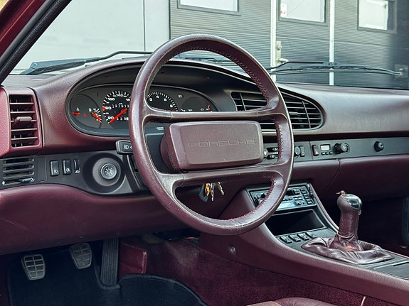 Porsche 944 12 of 18