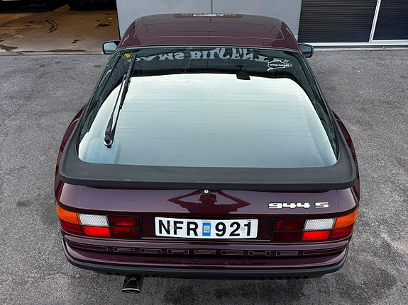 Porsche 944 10 of 18