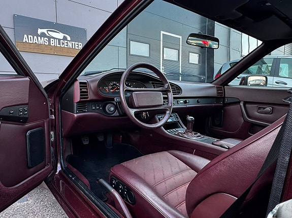 Porsche 944 14 of 18