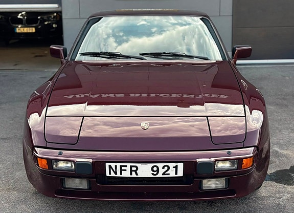 Porsche 944 5 of 18
