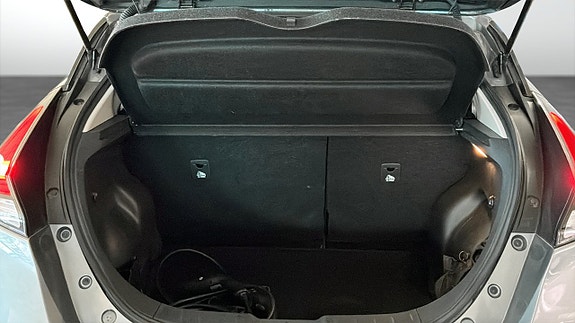 Nissan Leaf 10 of 12
