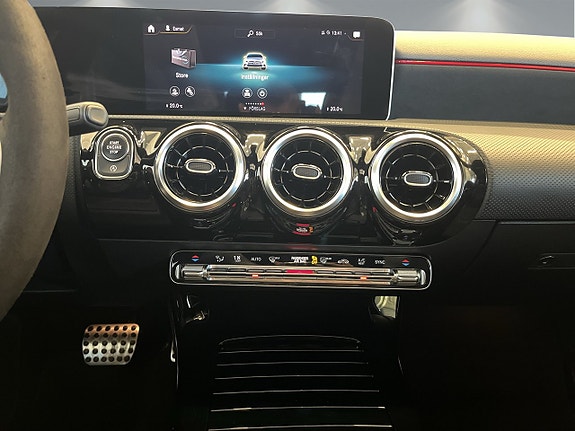 Mercedes-Benz A200 11 of 30