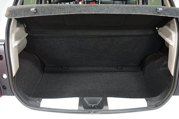 Nissan Micra 8 of 12